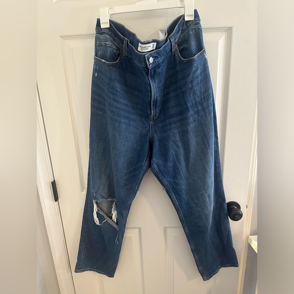 EUC Abercrombie & Fitch jeans
